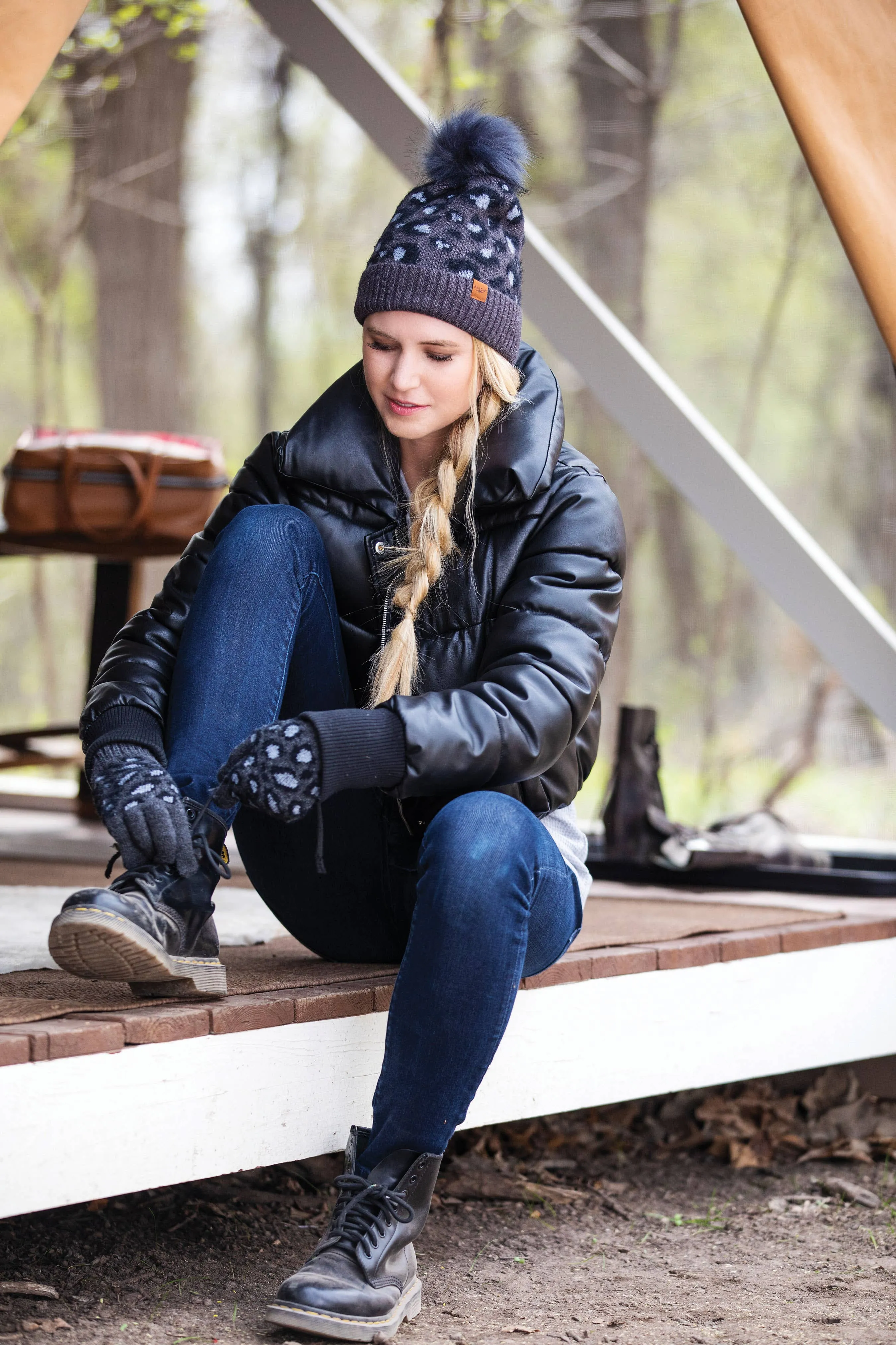Britt's Knits Snow Leopard Gloves Grey
